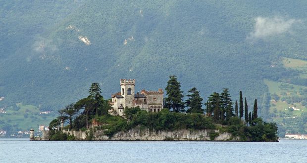 L'isola nel lago di Iseo