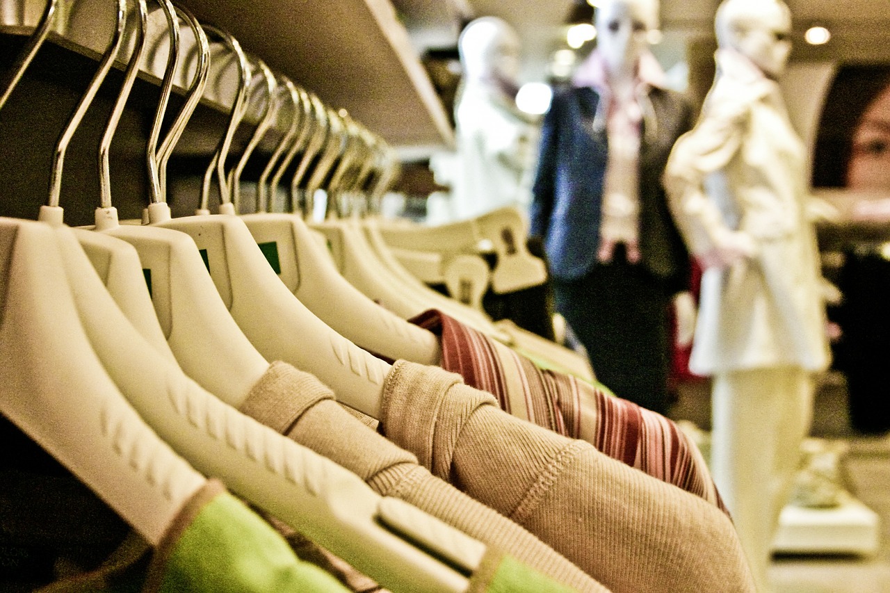 Negozio di abbigliamento, foto da Pixabay