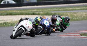 Manuel Rocca in gara con la sua moto Yamaha, foto da ufficio stampa