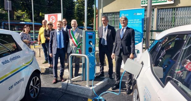 Auto elettrica, foto da pagina Facebook Comune di Rovato