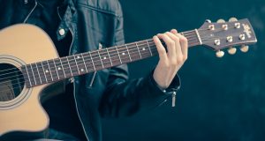 Chitarra, foto generica da Pixabay